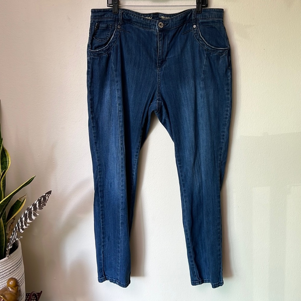AVENUE vintage fit front seam straight leg jeans 16